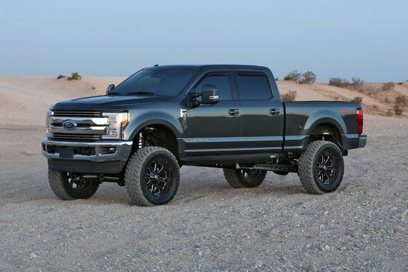 Fabtech 4 Link Lift System- 8 in. Lift - Incl. Front Dirt Logic Resi 4.0 Shock K2302DL Photo - lifestyle view
