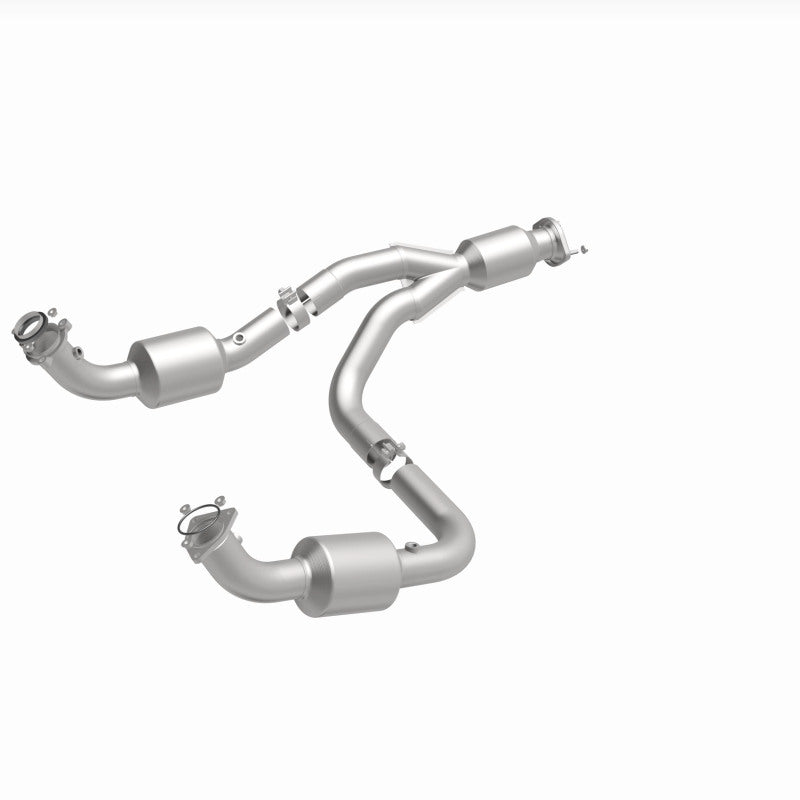 Magnaflow 12-20 Chevrolet Express 4500 Underbody 6.0L Direct Fit Catalytic Converter 280505 280505 360 Degree Image Set