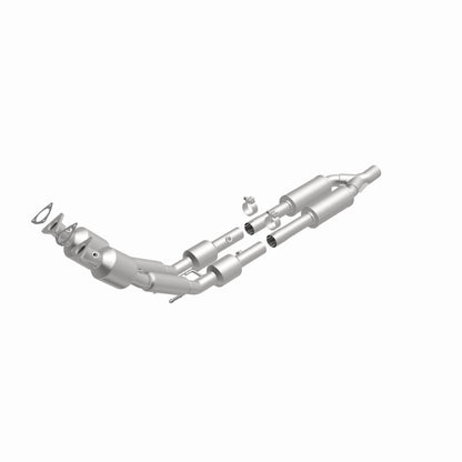 MagnaFlow Volkswagen Passat HM Grade Federal / EPA Compliant Direct-Fit Catalytic Converter 24379 360 Degree Image Set