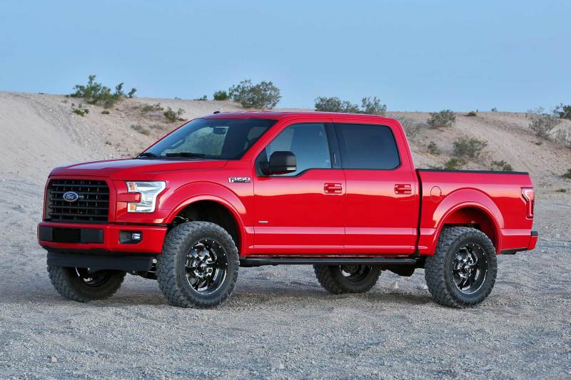 Fabtech 4" Performance System w/ Front Dirt Logic 2.5 Coilovers & Rear Dirt K2193DL Photo - lifestyle view