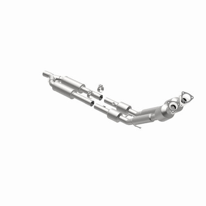MagnaFlow Volkswagen Passat OEM Grade Federal / EPA Compliant Direct-Fit Catalytic Converter 51799 360 Degree Image Set