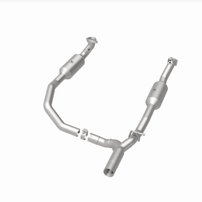 Magnaflow 17-18 Ford E-350 6.8L Direct Fit Converter 280014 280014 360 Degree Image Set