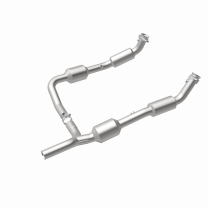 MagnaFlow Ford California Grade CARB Compliant Direct-Fit Catalytic Converter 5582640 360 Degree Image Set