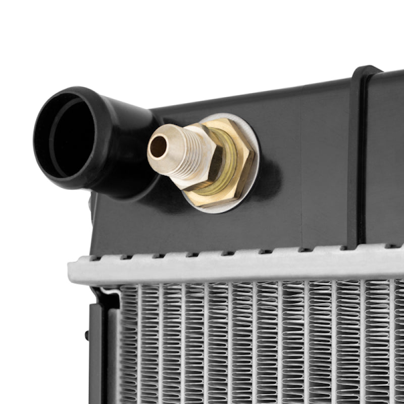 Mishimoto OEM Replacement Radiator - 1991-2001 Jeep Cherokee 4.0L R2340 User 2