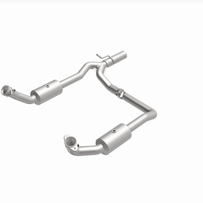 Magnaflow 09-13 Ford E-350 Super Duty V10 6.8 OEM Underbody Direct Fit Catalytic Converter 21-599 21-599 360 Degree Image Set