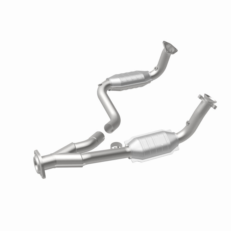MagnaFlow Chevrolet SSR OEM Grade Federal / EPA Compliant Direct-Fit Catalytic Converter 49580 360 Degree Image Set
