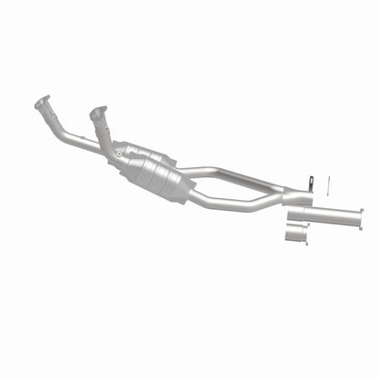 MagnaFlow Land Rover Range Rover Standard Grade Federal / EPA Compliant Direct-Fit Catalytic Converter 23821 360 Degree Image Set