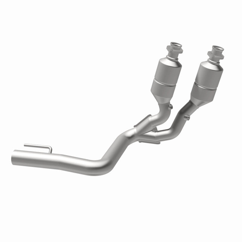 MagnaFlow Jeep Grand Cherokee OEM Grade Federal / EPA Compliant Direct-Fit Catalytic Converter 49744 360 Degree Image Set