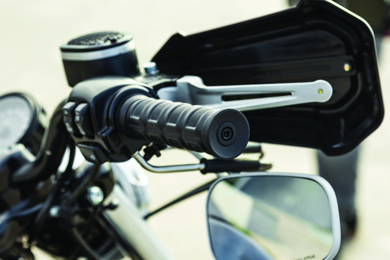 Kuryakyn Dillinger Grips Cbl Blk 6673 6673 User 1