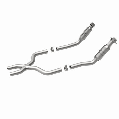 MagnaFlow Ford Mustang OEM Grade Federal / EPA Compliant Direct-Fit Catalytic Converter 49977 360 Degree Image Set