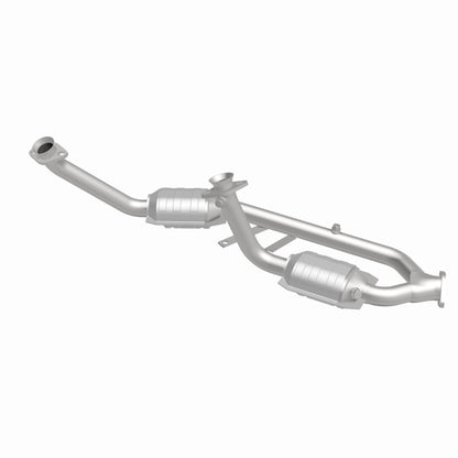 MagnaFlow Ford Windstar HM Grade Federal / EPA Compliant Direct-Fit Catalytic Converter 93342 360 Degree Image Set