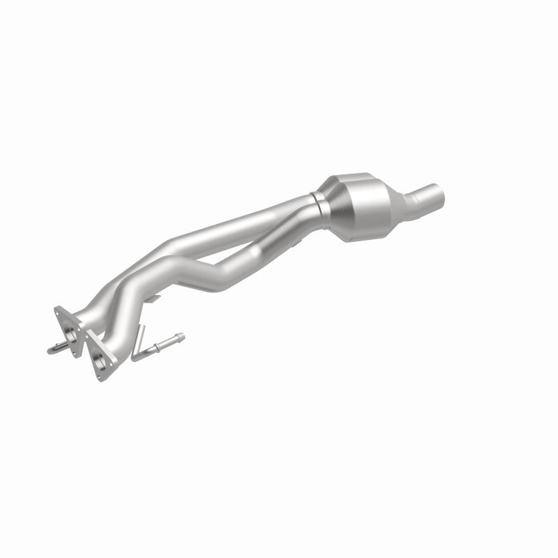 MagnaFlow OEM Grade Federal / EPA Compliant Direct-Fit Catalytic Converter 51957 360 Degree Image Set