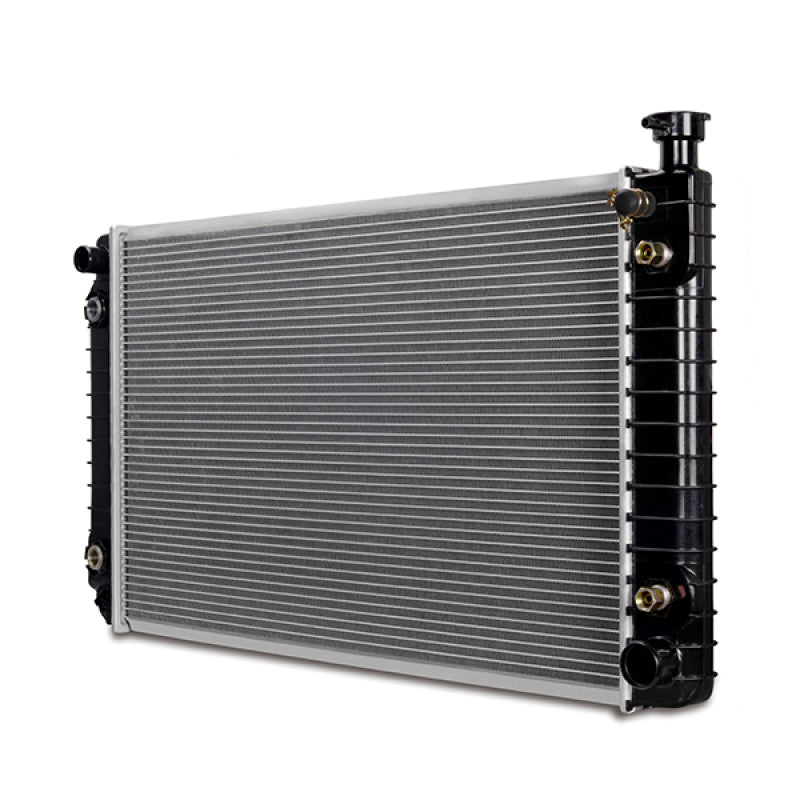 Mishimoto 1988-1995 Chevrolet/GMC C/K Truck 5.0L/5.7L V8 w/ HD Cooling and 28 1/ R622-AT Photo - Close Up