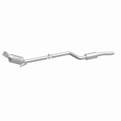 MagnaFlow Mercedes-Benz C300 OEM Grade Federal / EPA Compliant Direct-Fit Catalytic Converter 21-498 360 Degree Image Set
