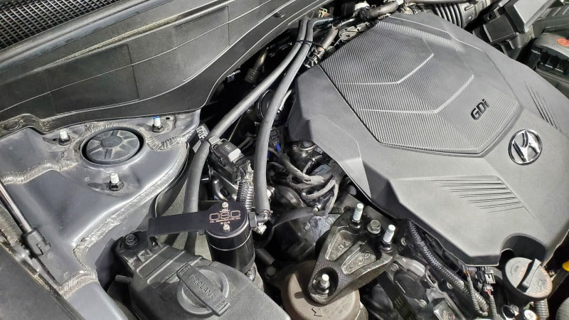 J&L 20-22 Hyundai Palisade / Kia Telluride 3.8L Oil Separator 3.0 Passenger Side - Black Anodized 3114P-B 3114P-B Photo - Close Up