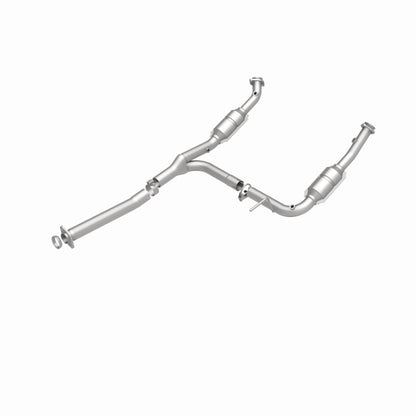 MagnaFlow HM Grade Federal / EPA Compliant Direct-Fit Catalytic Converter 93111 360 Degree Image Set