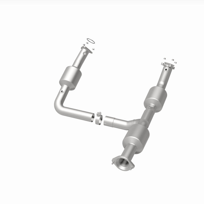 Magnaflow 18-20 Chevrolet Express 2500 Single Underbody 4.3L Direct Fit Catalytic Converter 280210 280210 360 Degree Image Set