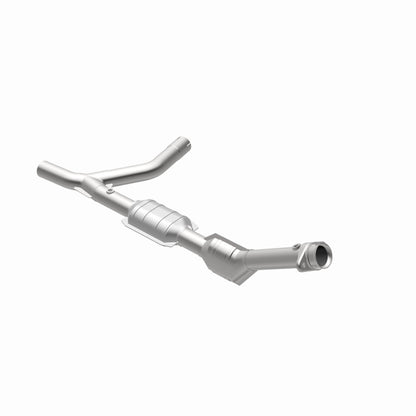 MagnaFlow Ford HM Grade Federal / EPA Compliant Direct-Fit Catalytic Converter 23133 360 Degree Image Set