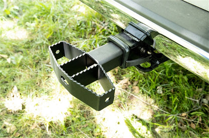 Dee Zee Deezee Universal Hitch Step DZ15302S DZ15302S Photo - Mounted