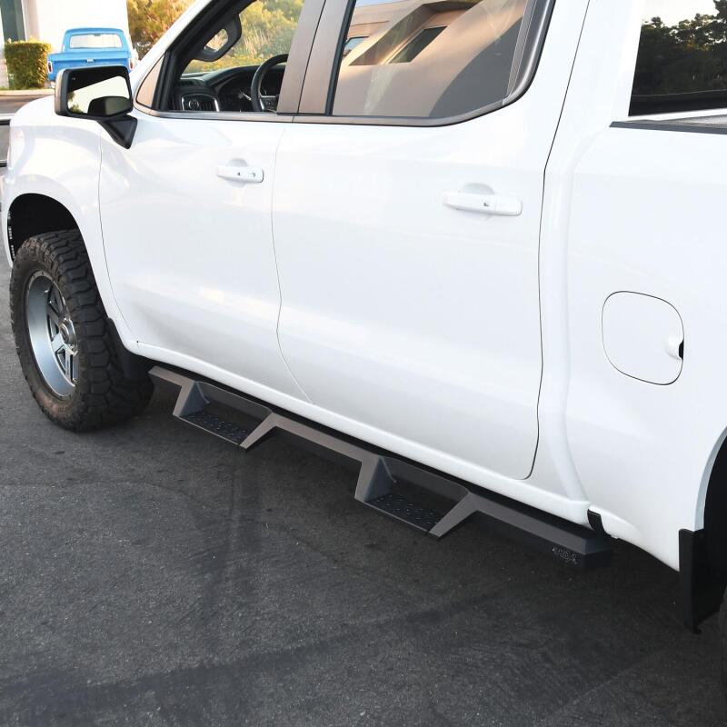 Westin HDX Drop Nerf Step Bars 56-14135 Photo - Mounted