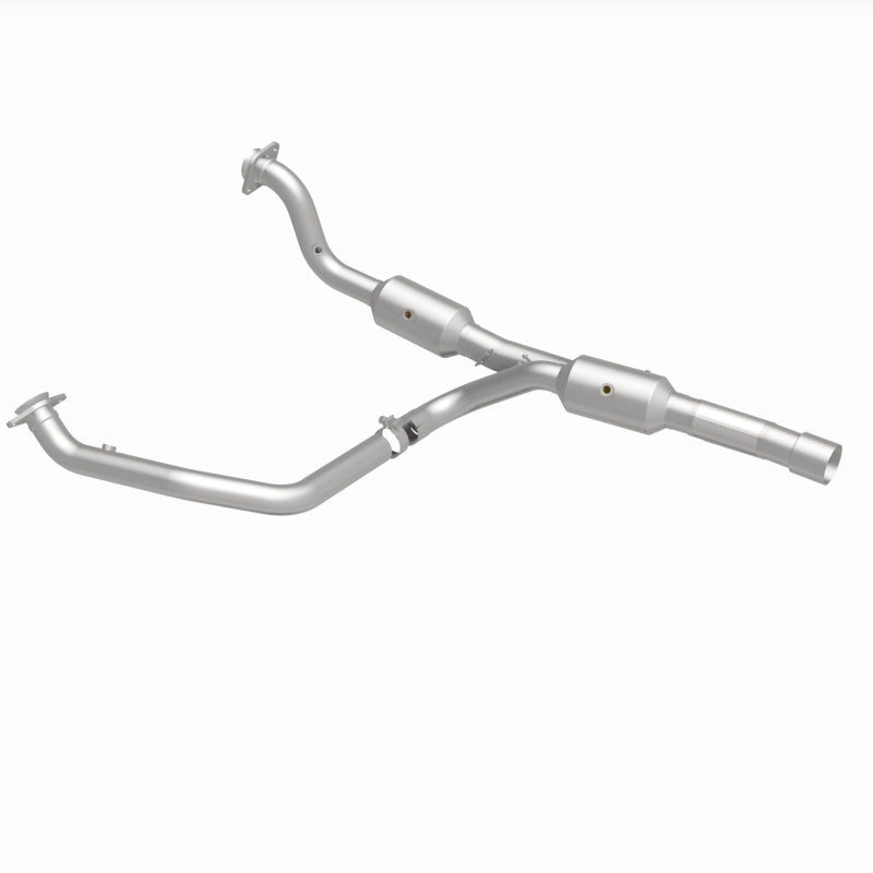 Magnaflow 14-18 2500 V8 6.4 OEM Underbody Direct Fit Converter 21-513 21-513 360 Degree Image Set