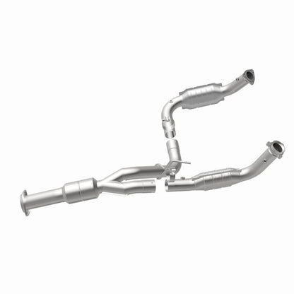 MagnaFlow OEM Grade Federal / EPA Compliant Direct-Fit Catalytic Converter 51812 360 Degree Image Set