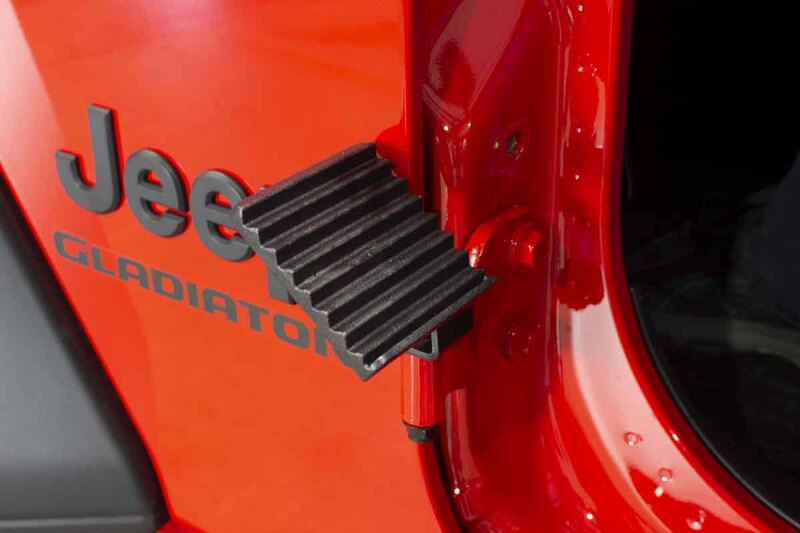 Fishbone Offroad 2018+ Jeep Wrangler JL / 2020+ Gladiator JT Foot Peg Set - Black FB21082 FB21082 Photo - lifestyle view