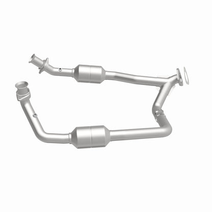 Magnaflow 2003 Ford E-350 Super Duty 5.4L Direct Fit Converter 4583378 4583378 360 Degree Image Set