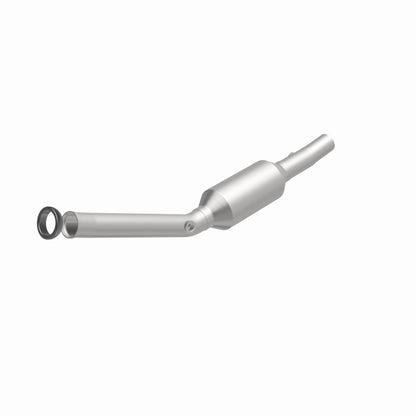 MagnaFlow OEM Grade Federal / EPA Compliant Direct-Fit Catalytic Converter 51821 360 Degree Image Set
