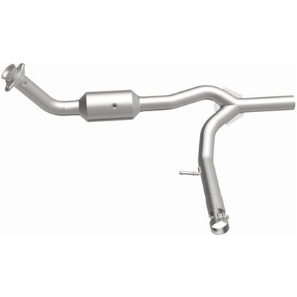 MagnaFlow Ford F-150 OEM Grade Federal / EPA Compliant Direct-Fit Catalytic Converter 21-834 Photo - out of package