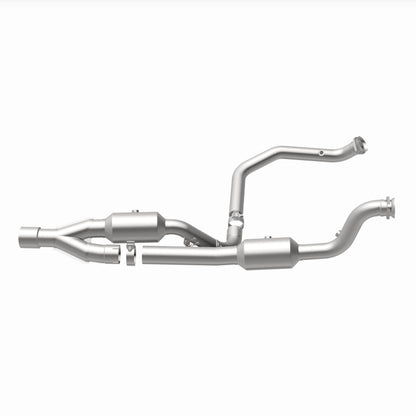 Magnaflow 14-18 2500 V8 6.4 OEM Underbody Direct Fit Converter 21-513 21-513 360 Degree Image Set