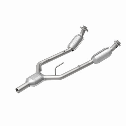 MagnaFlow HM Grade Federal / EPA Compliant Direct-Fit Catalytic Converter 23325 360 Degree Image Set