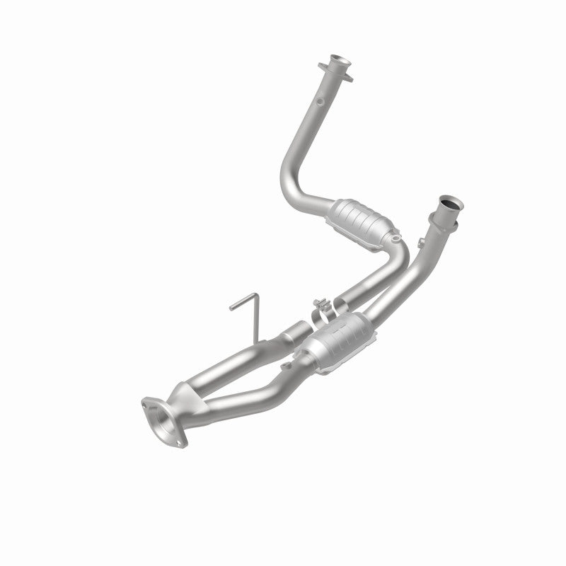 MagnaFlow Jeep OEM Grade Federal / EPA Compliant Direct-Fit Catalytic Converter 49687 360 Degree Image Set