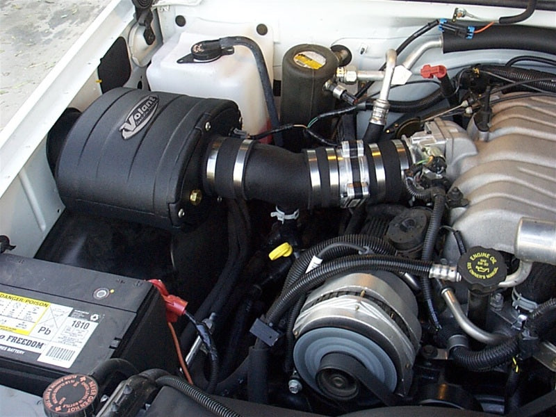 Volant 96-00 Chevrolet C2500 7.4 V8 Pro5 Closed Box Air Intake System 15974 Photo - Mounted