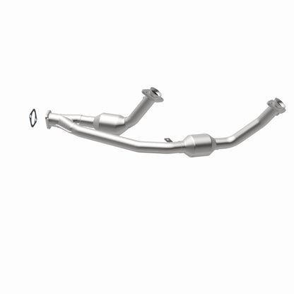MagnaFlow Standard Grade Federal / EPA Compliant Direct-Fit Catalytic Converter 23354 360 Degree Image Set