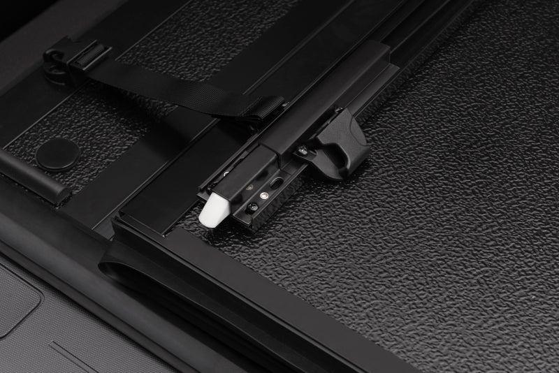 BAK Flip G2 15-18 GM Silverado,Sierra & 2019 Legacy/Limited 6.7ft Bed (2014 1500 Only, 2015-2019 1500,2500,3500) 226121 Photo - Close Up