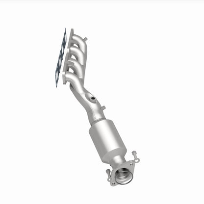 Magnaflow 05-06 Nissan Titan 5.6L Direct Fit Converter 5582357 5582357 360 Degree Image Set