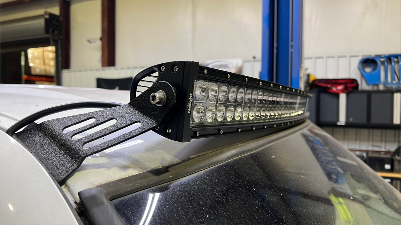 Fishbone Offroad 99-06 Chevrolet Silverado/Tahoe/Suburban Roof Mounted 50in Lightbar Bracket - Black FB21354 FB21354 Photo - lifestyle view
