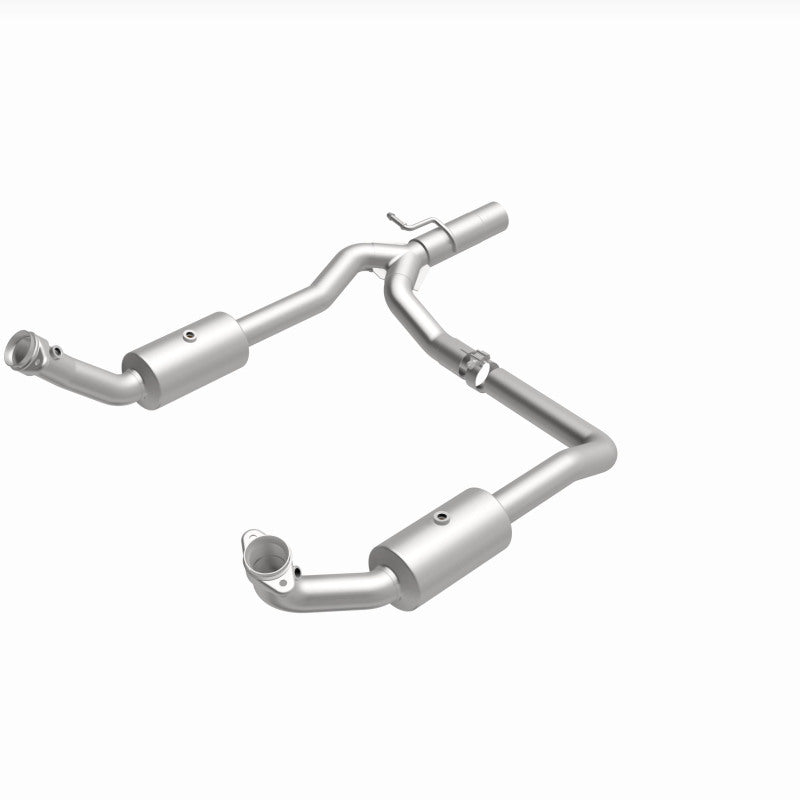 Magnaflow 09-13 Ford E-350 Super Duty V10 6.8 OEM Underbody Direct Fit Catalytic Converter 21-599 21-599 360 Degree Image Set