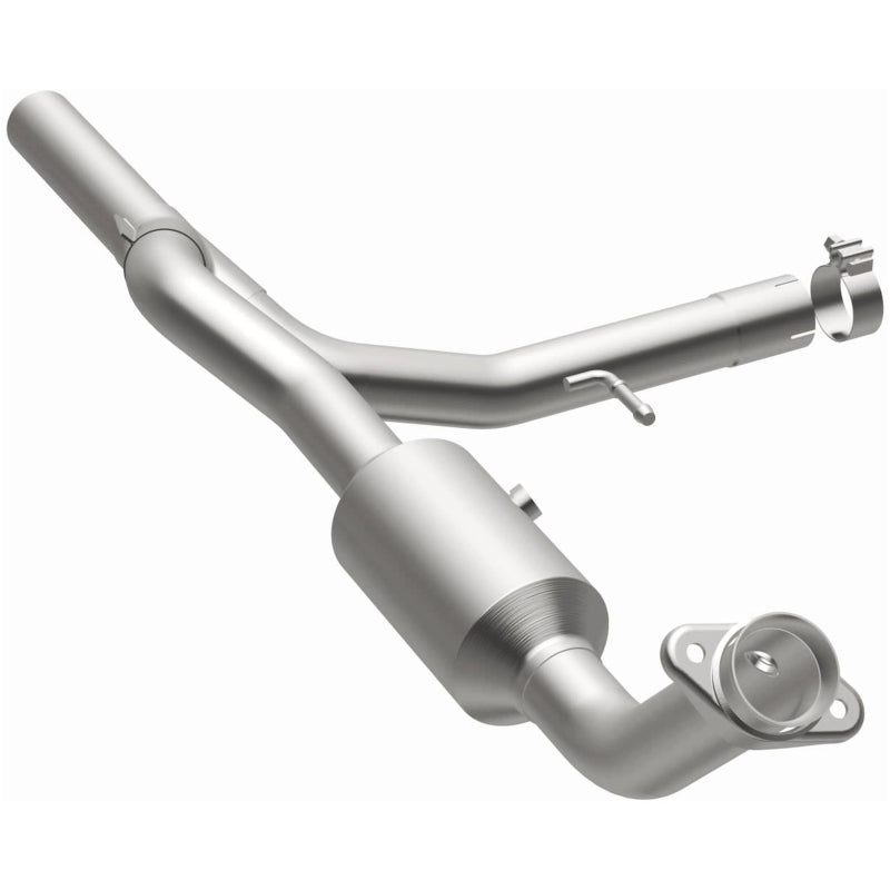 MagnaFlow Ford F-150 OEM Grade Federal / EPA Compliant Direct-Fit Catalytic Converter 21-834 Photo - out of package