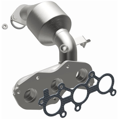MagnaFlow Toyota Sienna California Grade CARB Compliant Manifold Catalytic Converter 5582822 Photo - out of package
