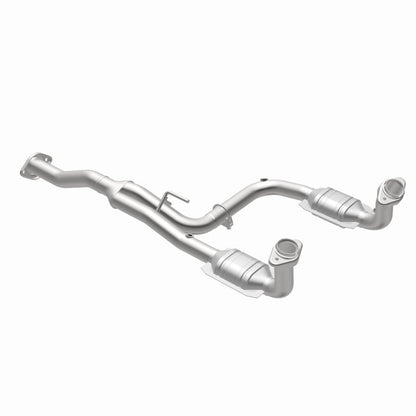 MagnaFlow Jeep Liberty HM Grade Federal / EPA Compliant Direct-Fit Catalytic Converter 23957 360 Degree Image Set