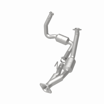 MagnaFlow Jeep OEM Grade Federal / EPA Compliant Direct-Fit Catalytic Converter 49709 360 Degree Image Set