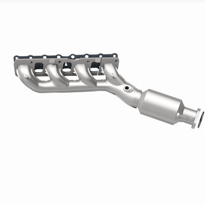 Magnaflow 05-06 Nissan Titan 5.6L Direct Fit Converter 5582380 5582380 360 Degree Image Set