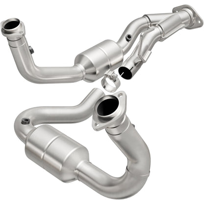 MagnaFlow Jeep Grand Cherokee OEM Grade Federal / EPA Compliant Direct-Fit Catalytic Converter 49686 Photo - Primary