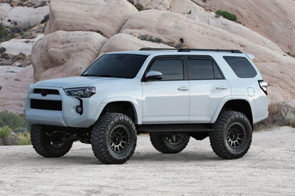 Fabtech 6 in.Performance System w/ Front Dirt Logic 2.5 Coilovers & Rear Dirt K7060DL Photo - lifestyle view