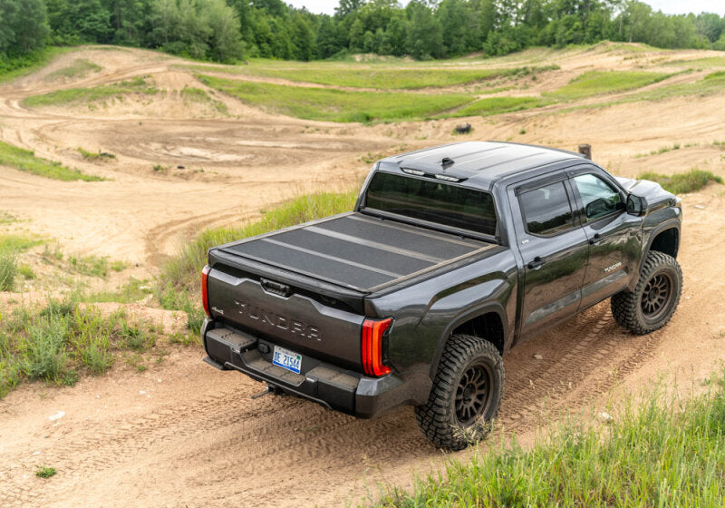 Extang 21-23 Ford F-150 / 22-23 F-150 Lightning 5.7ft. Bed Endure ALX 80702 80702 Photo - lifestyle view