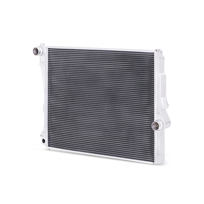Mishimoto BMW E46 Non-M Performance Aluminum Radiator MMRAD-E46-323A Photo - Close Up