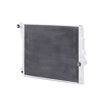 Mishimoto BMW E46 Non-M Performance Aluminum Radiator MMRAD-E46-323A Photo - Close Up