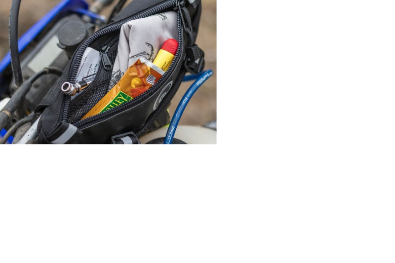 Giant Loop Zigzag Handlebar Bag 1.5L - Black ZHB23-B ZHB23-B User 1
